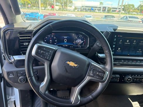 Used 2025 Chevrolet Silverado 2500 LT w/ Convenience Package AWD/4WD image 16