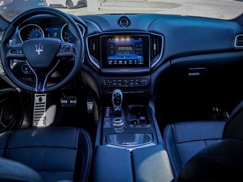 Used 2018 Maserati Ghibli S GranSport image 19