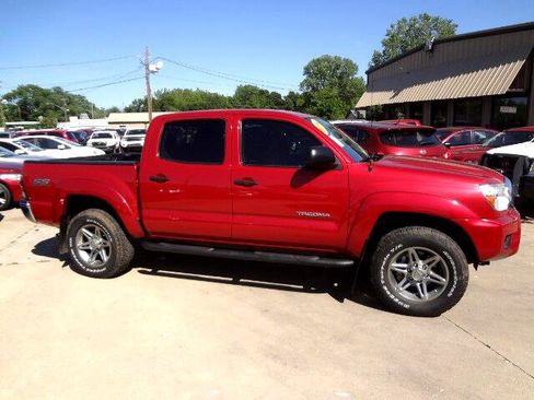 Used 2014 Toyota Tacoma PreRunner w/ SR5 Package image 24