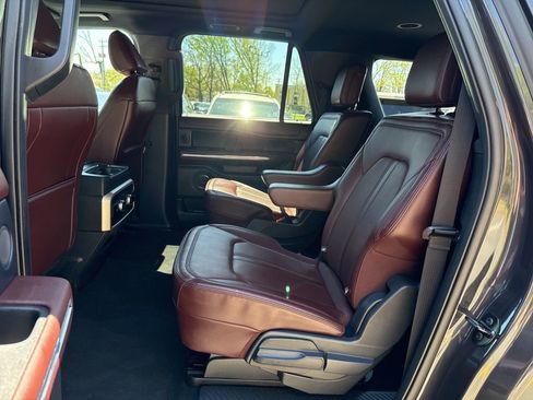 Used 2024 Ford Expedition Max Limited AWD/4WD image 38