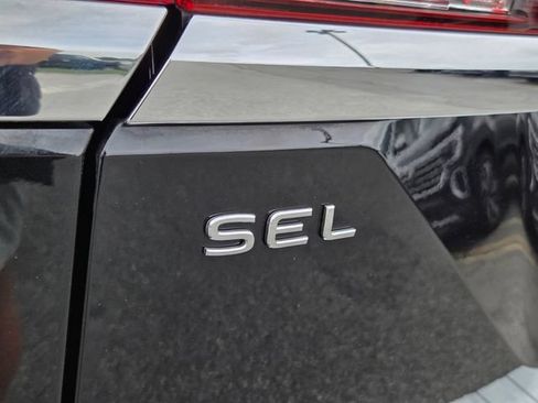 Certified 2024 Volkswagen Atlas SEL Premium R-Line AWD/4WD image 10