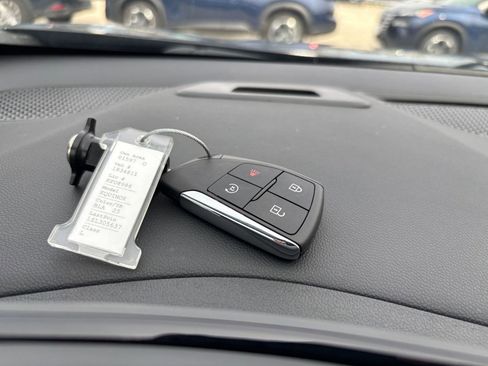 Used 2025 Chevrolet Equinox LT image 22