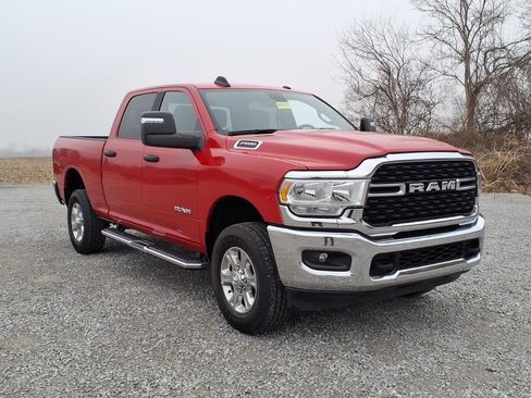 Used 2024 RAM 2500 Big Horn w/ Bed Utility Group image 2