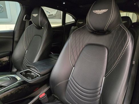 Used 2022 Aston Martin DBX AWD/4WD image 32