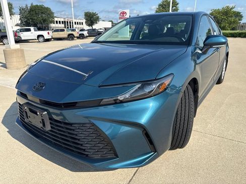 Used 2025 Toyota Camry LE w/ Convenience Package AWD/4WD image 6