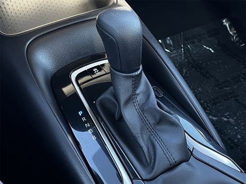 Used 2025 Toyota Corolla LE image 17