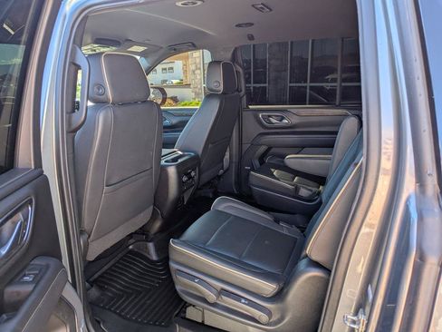 Used 2022 Chevrolet Suburban Premier AWD/4WD image 20