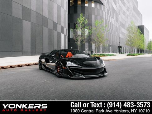 Used 2020 McLaren 600LT Spider RWD image 11