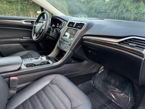 Used 2018 Ford Fusion SE w/ Equipment Group 602A image 23