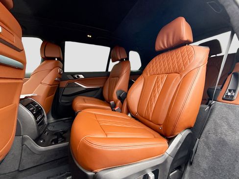 New 2026 BMW X7 M60i image 23