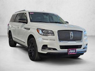 Used 2024 Lincoln Navigator Reserve AWD/4WD video 3