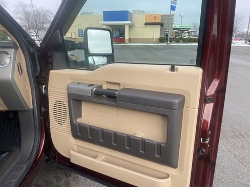 Used 2016 Ford F250 Lariat w/ Lariat Interior Package image 52