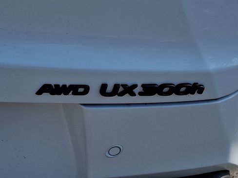 New 2026 Lexus UX 300h AWD image 15