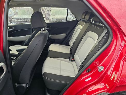 Certified 2022 Hyundai Venue SEL w/ Cargo Package image 15