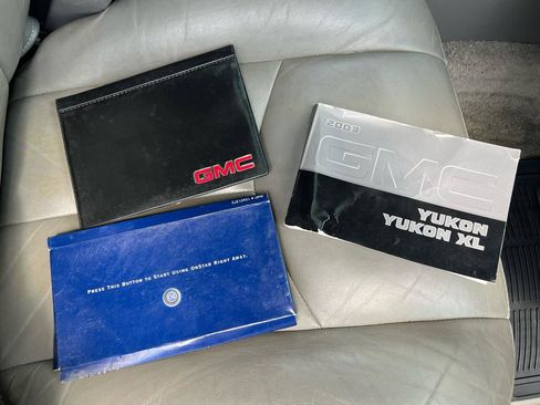 Used 2003 GMC Yukon SLT w/ 1SD Preferred Equipment Group AWD/4WD image 29