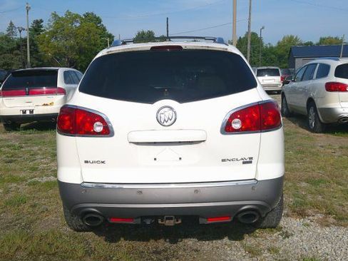 Used 2010 Buick Enclave CXL w/ Trailering Provision Package FWD image 8
