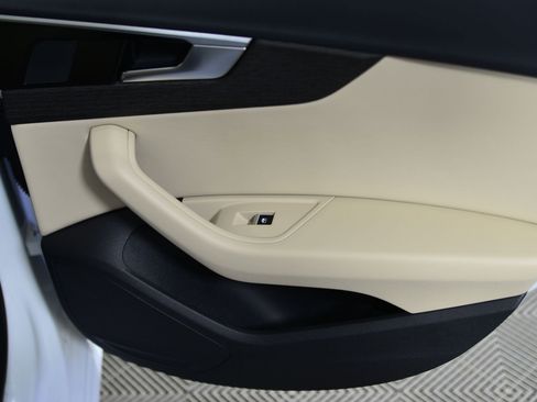 Used 2023 Audi A4 2.0T Premium w/ Convenience Package image 17