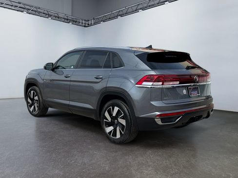 Used 2024 Volkswagen Atlas Cross Sport SE image 7