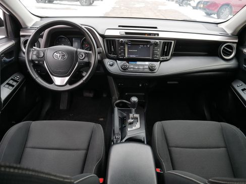 Used 2018 Toyota RAV4 XLE image 10