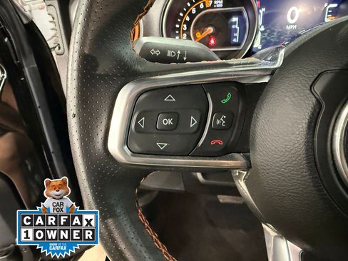 Used 2023 Jeep Gladiator Mojave AWD/4WD image 13