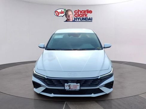New 2026 Hyundai Elantra SE FWD image 8