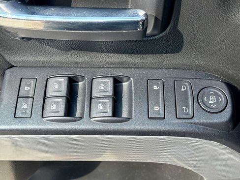 Used 2018 Chevrolet Silverado 1500 LT w/ Midnight Edition AWD/4WD image 15