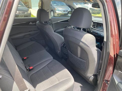 Used 2019 Kia Sorento S FWD image 20