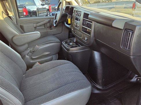 Used 2024 GMC Savana 2500 w/ Driver Convenience Package image 13