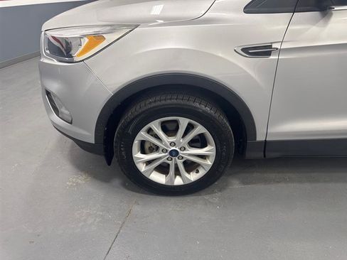 Used 2018 Ford Escape SE AWD/4WD image 9