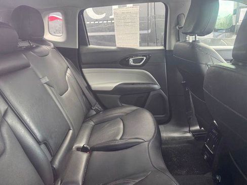 Certified 2022 Jeep Compass Limited image 11