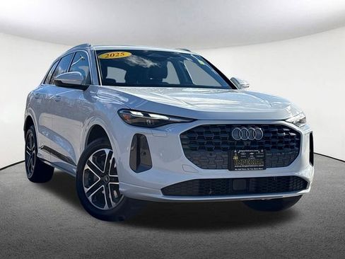 Used 2025 Audi Q5 2.0T Premium image 2