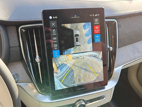 Used 2026 Volvo XC90 B6 Ultra w/ Protection Package image 16