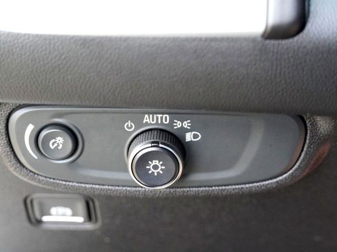 Used 2018 GMC Terrain SLE image 18