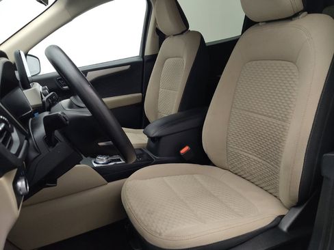 Used 2020 Ford Escape SE image 17