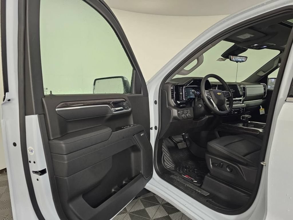 Used 2026 Chevrolet Silverado 1500 LTZ AWD/4WD image 26