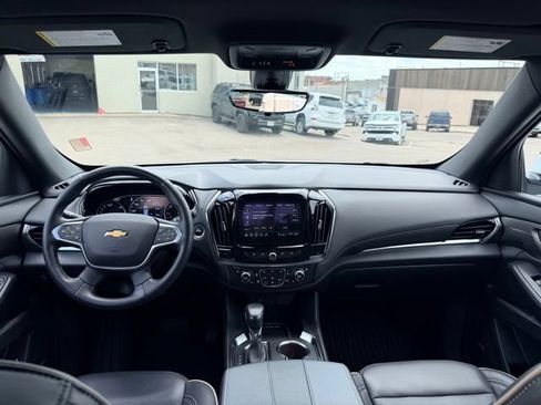 Used 2022 Chevrolet Traverse Premier AWD/4WD image 19