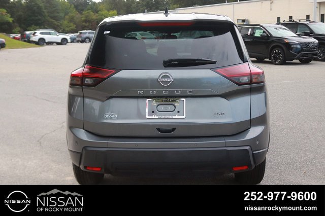 Used 2024 Nissan Rogue S AWD/4WD image 6