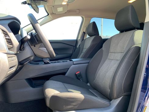 Used 2025 Nissan Rogue SV image 29