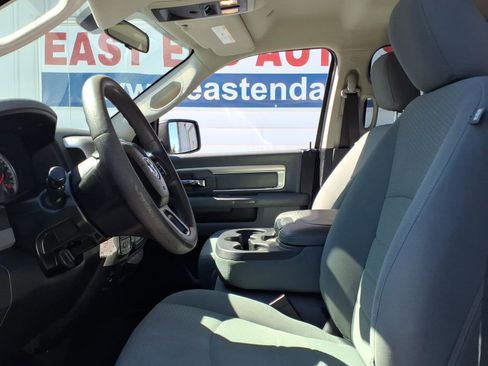 Used 2018 RAM 1500 Classic SLT AWD/4WD image 9