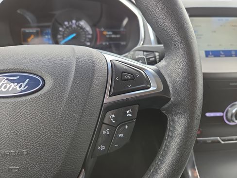 Used 2020 Ford Edge Titanium image 13