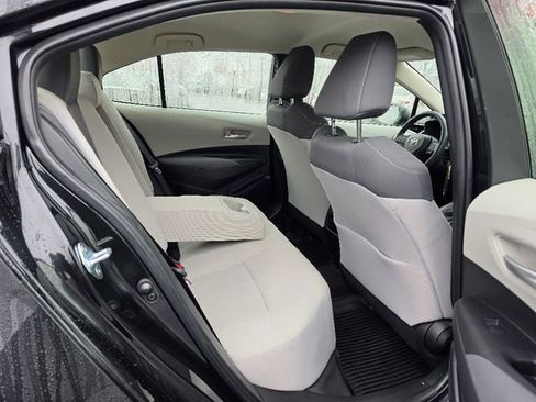 Used 2021 Toyota Corolla LE image 14