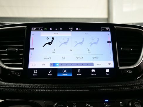 Used 2022 Chrysler Pacifica Touring-L AWD/4WD image 22