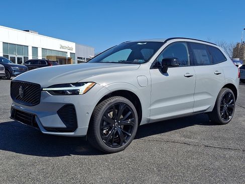 New 2026 Volvo XC60 T8 Ultra w/ Protection Package Premier AWD/4WD image 2