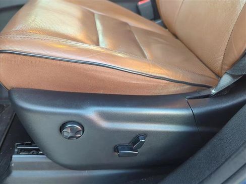 Used 2020 Jeep Grand Cherokee Overland AWD/4WD image 11