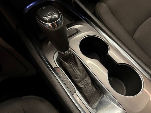 Used 2020 Chevrolet Malibu LT image 16