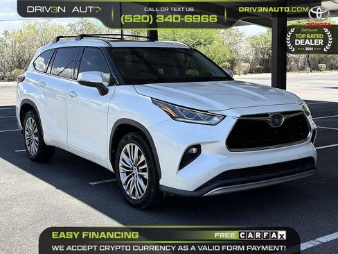 Used 2020 Toyota Highlander Platinum FWD image 1