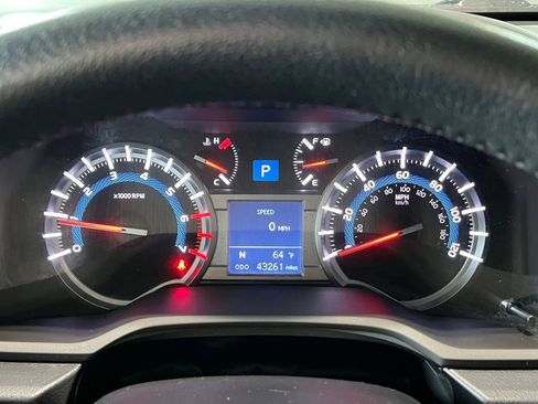 Used 2016 Toyota 4Runner Limited AWD/4WD image 33