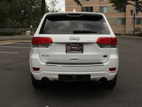 Used 2017 Jeep Grand Cherokee Overland w/ Jeep Active Safety Group AWD/4WD image 8