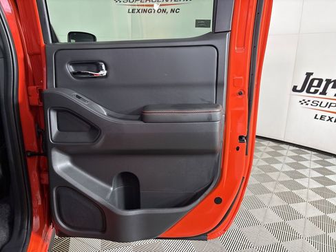 Used 2025 Nissan Frontier PRO-4X w/ Pro Convenience Package image 23