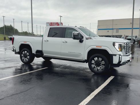 Certified 2025 GMC Sierra 3500 Denali w/ Denali Reserve Package AWD/4WD image 2